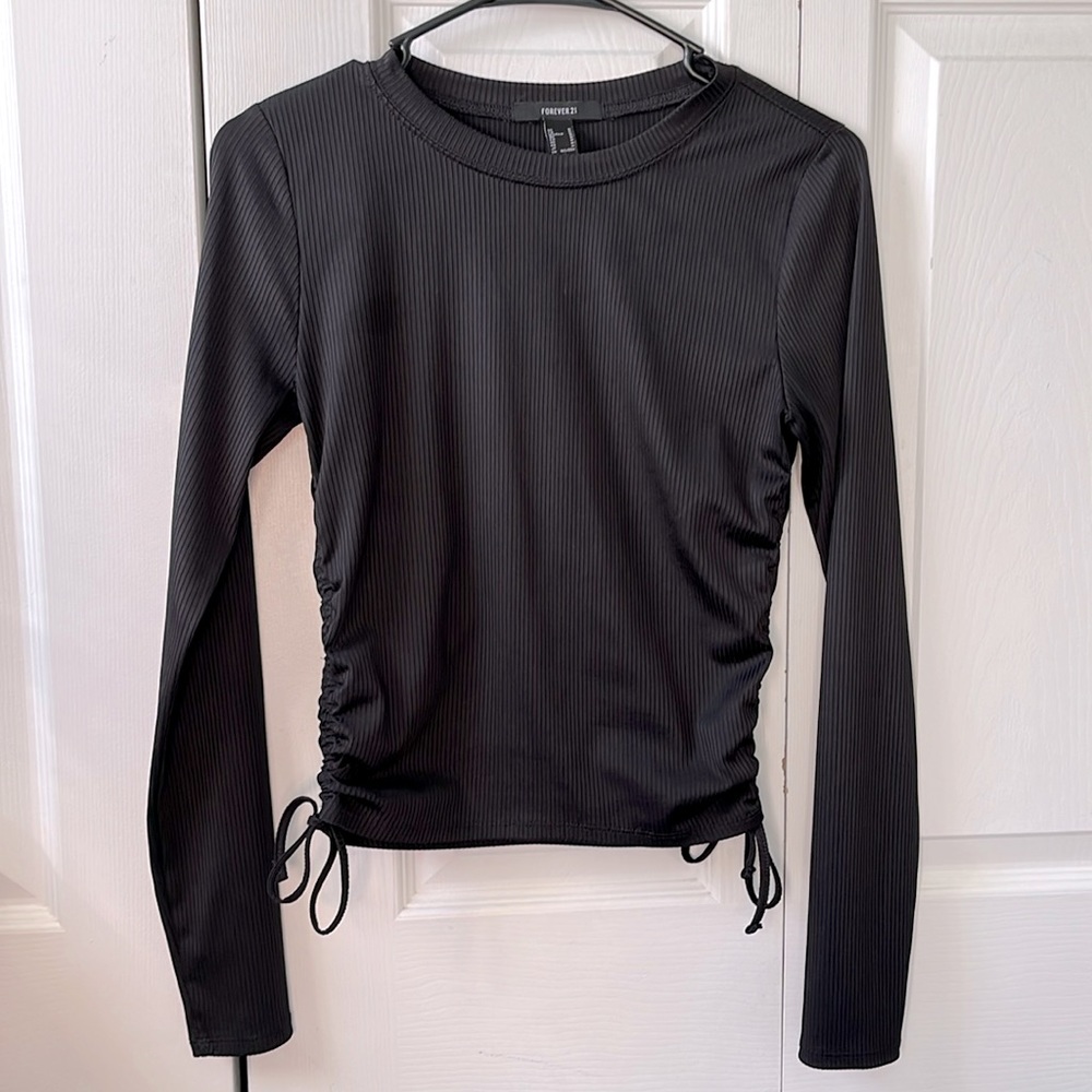 forever 21 black ruched tie side long sleeve top
